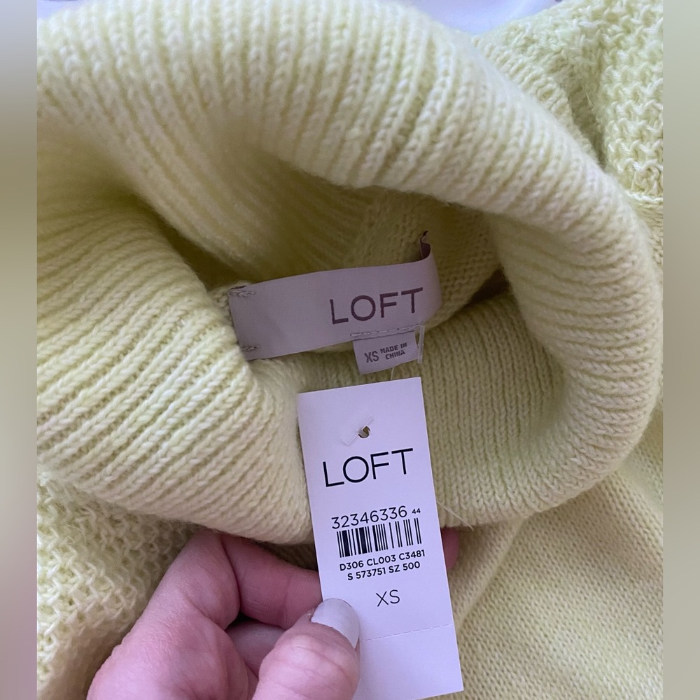 Mixed Stitch Turtleneck Sweater - Picture 4 of 4